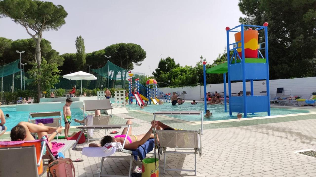 Mipro Mobilhome Lido di Spina Bagian luar foto
